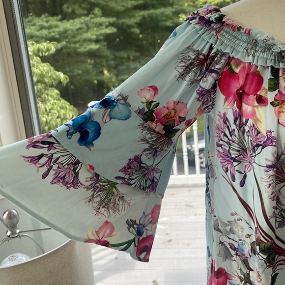 Hale Bob M ⭐️ Like New! Off the Shoulder Floral Top - Picture 2 of 10